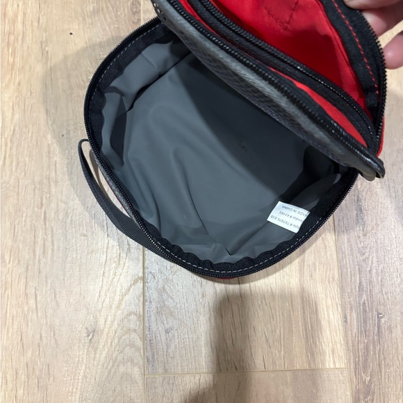 REI Red Men's Bag - Picture 2 of 4